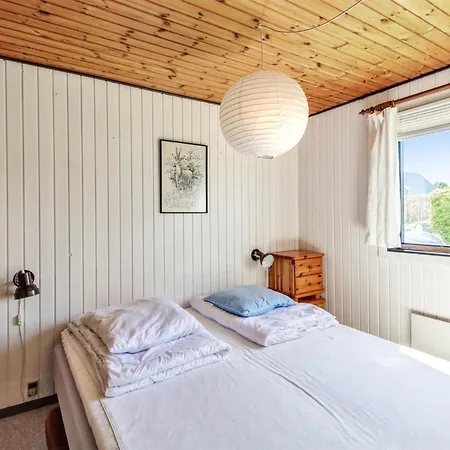Carita - 500m From The Sea By Interhome