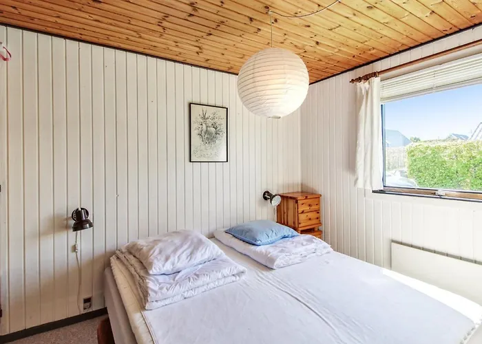 Carita - 500m From The Sea By Interhome